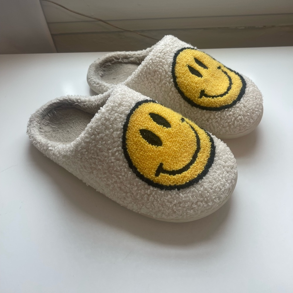 Etsy boutique smiley slippers